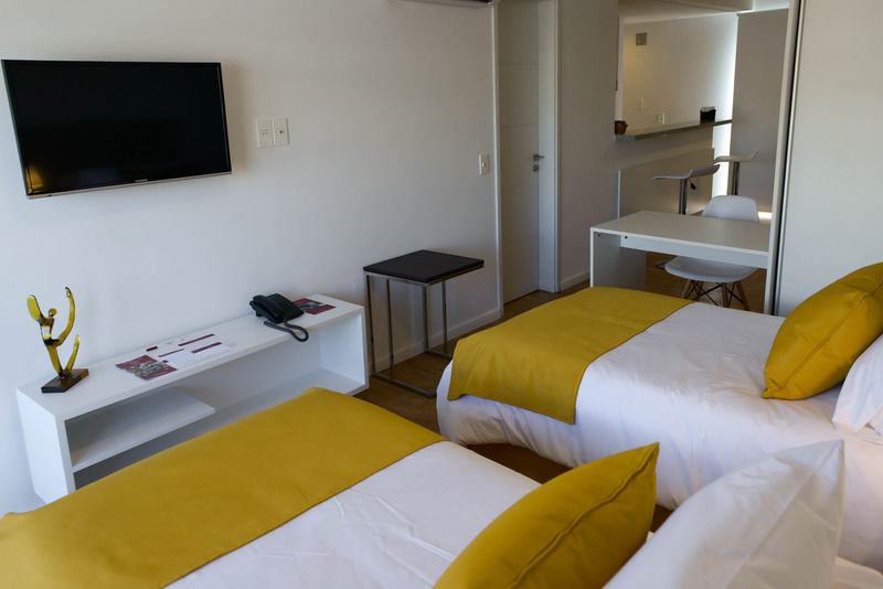Mérit Montevideo Apart&Suites Esterno foto