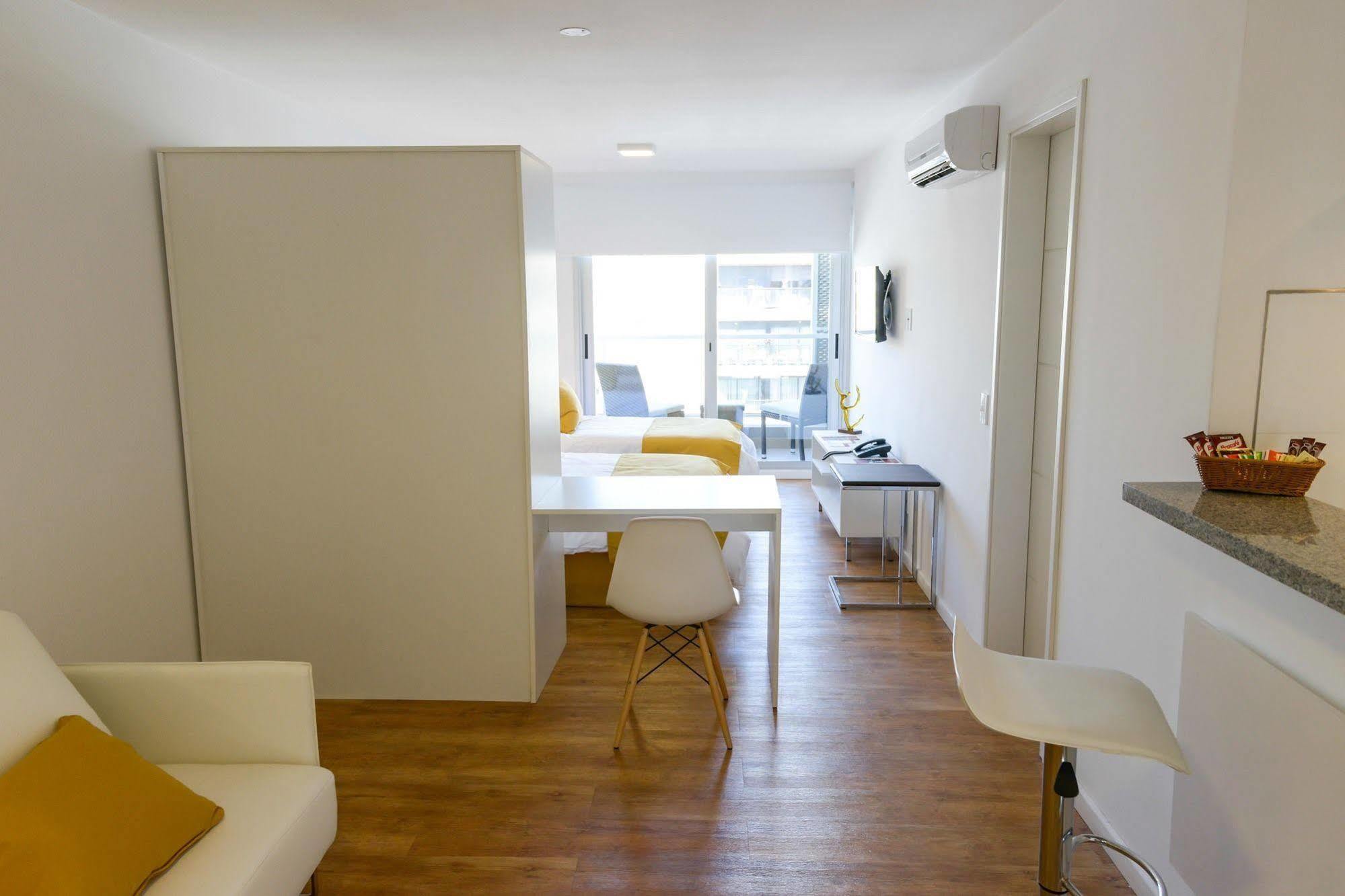 Mérit Montevideo Apart&Suites Esterno foto