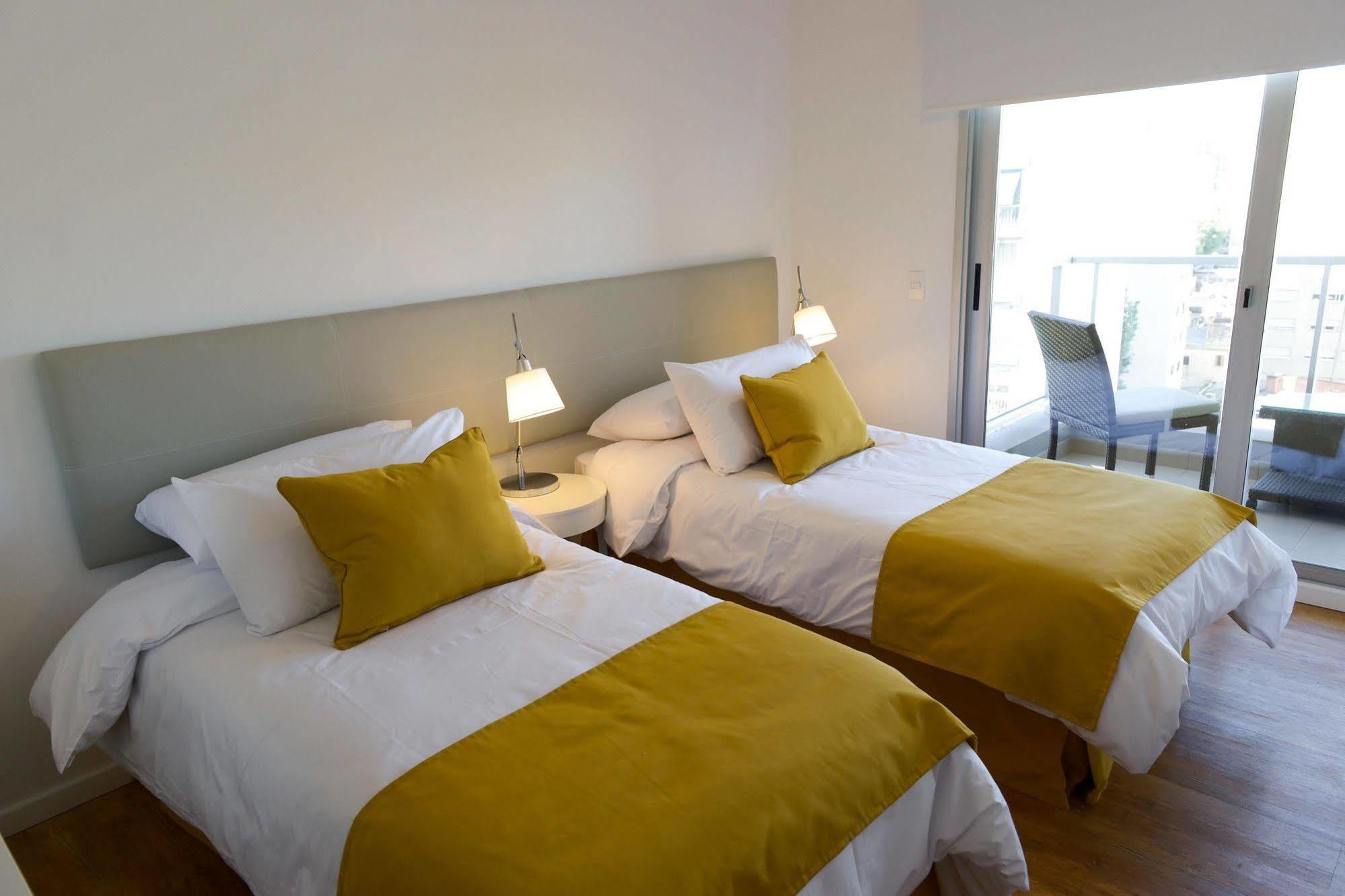 Mérit Montevideo Apart&Suites Esterno foto